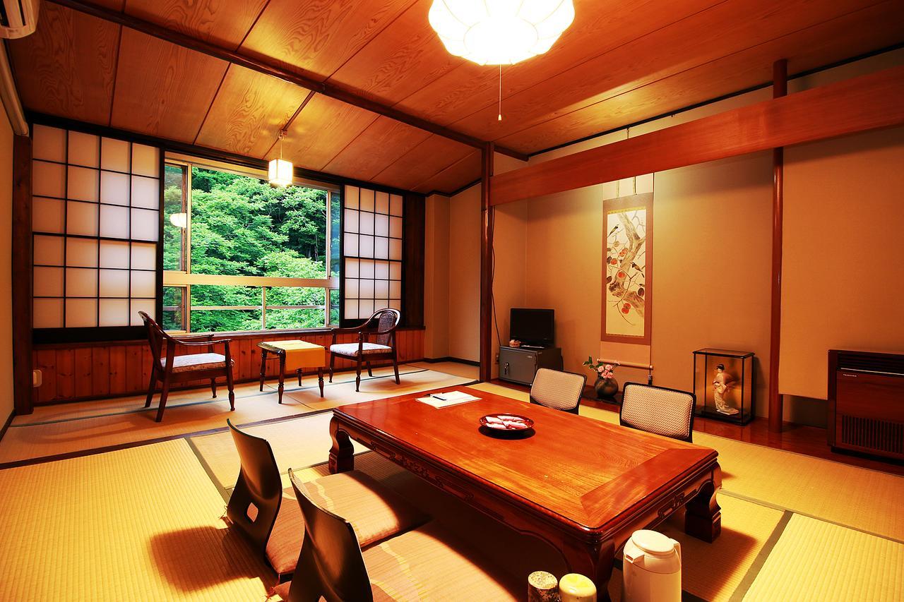 Oyado Higashiyama Hotel Aizuwakamatsu Esterno foto
